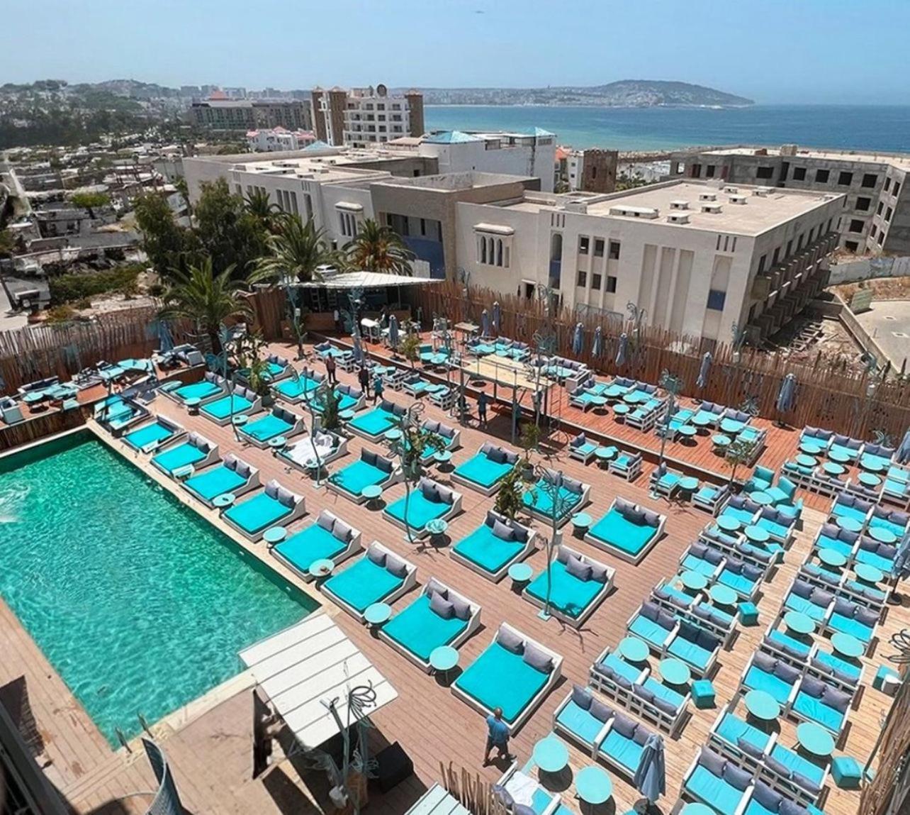 Mandarin Palace Hotel & Spa Танжер Екстер'єр фото The pool at the W Hotel