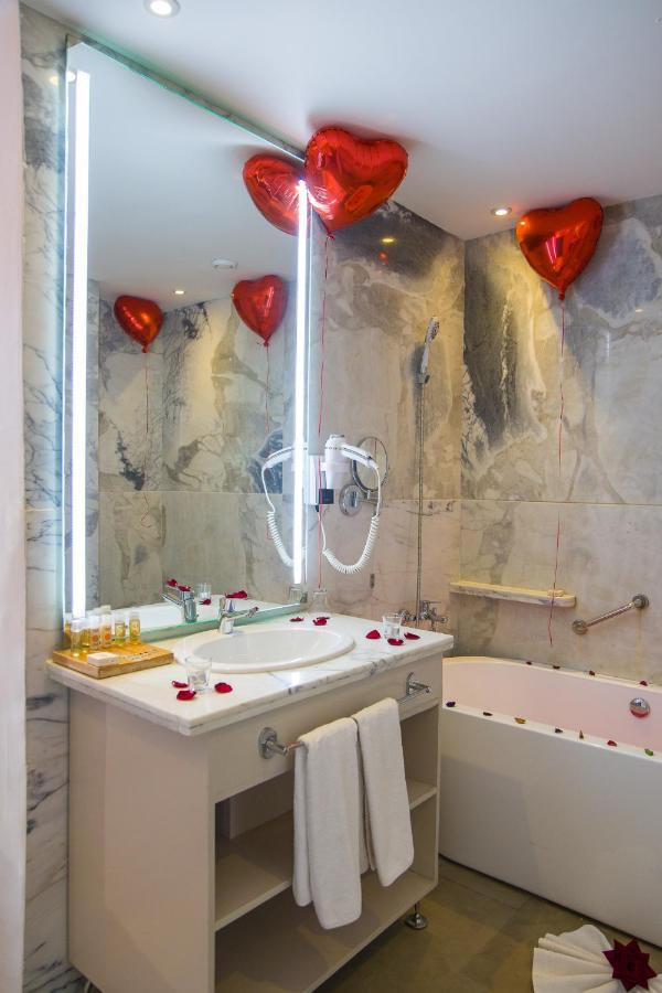 Mandarin Palace Hotel & Spa Танжер Екстер'єр фото Bathroom