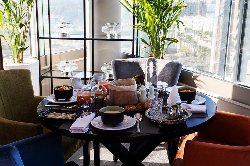 Mandarin Palace Hotel & Spa Танжер Екстер'єр фото A table set for afternoon tea at the Mandarin Oriental, Hong Kong